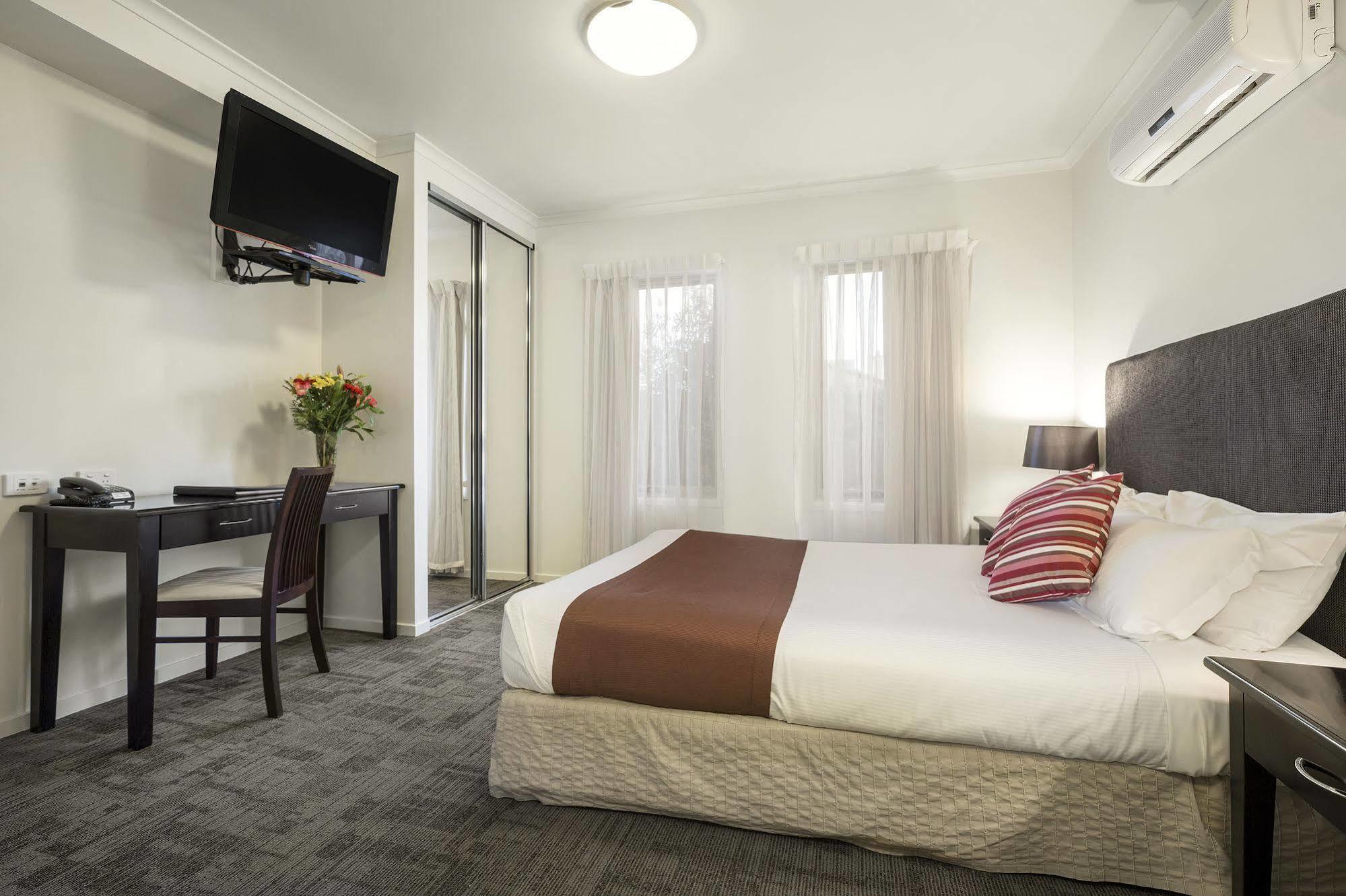 Quest Wagga Wagga Aparthotel Bagian luar foto