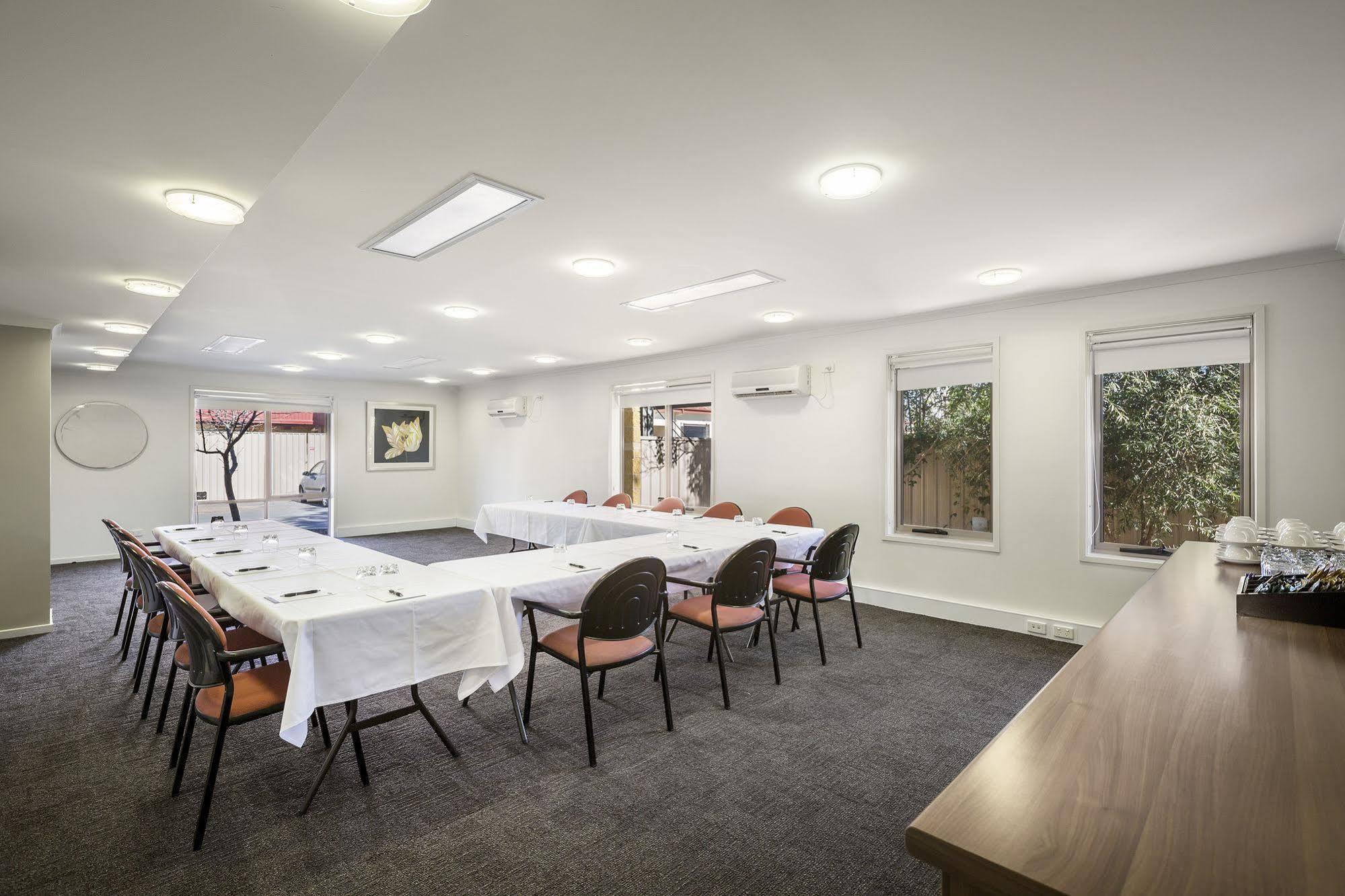 Quest Wagga Wagga Aparthotel Bagian luar foto